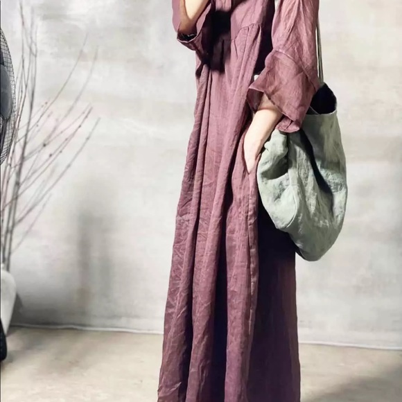 Oversized dress with gathered detail in coffee - Picture 6 of 8